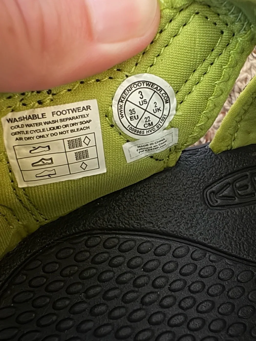 KEEN Big Kids' Newport H2 Boys size 3 NWOT!!